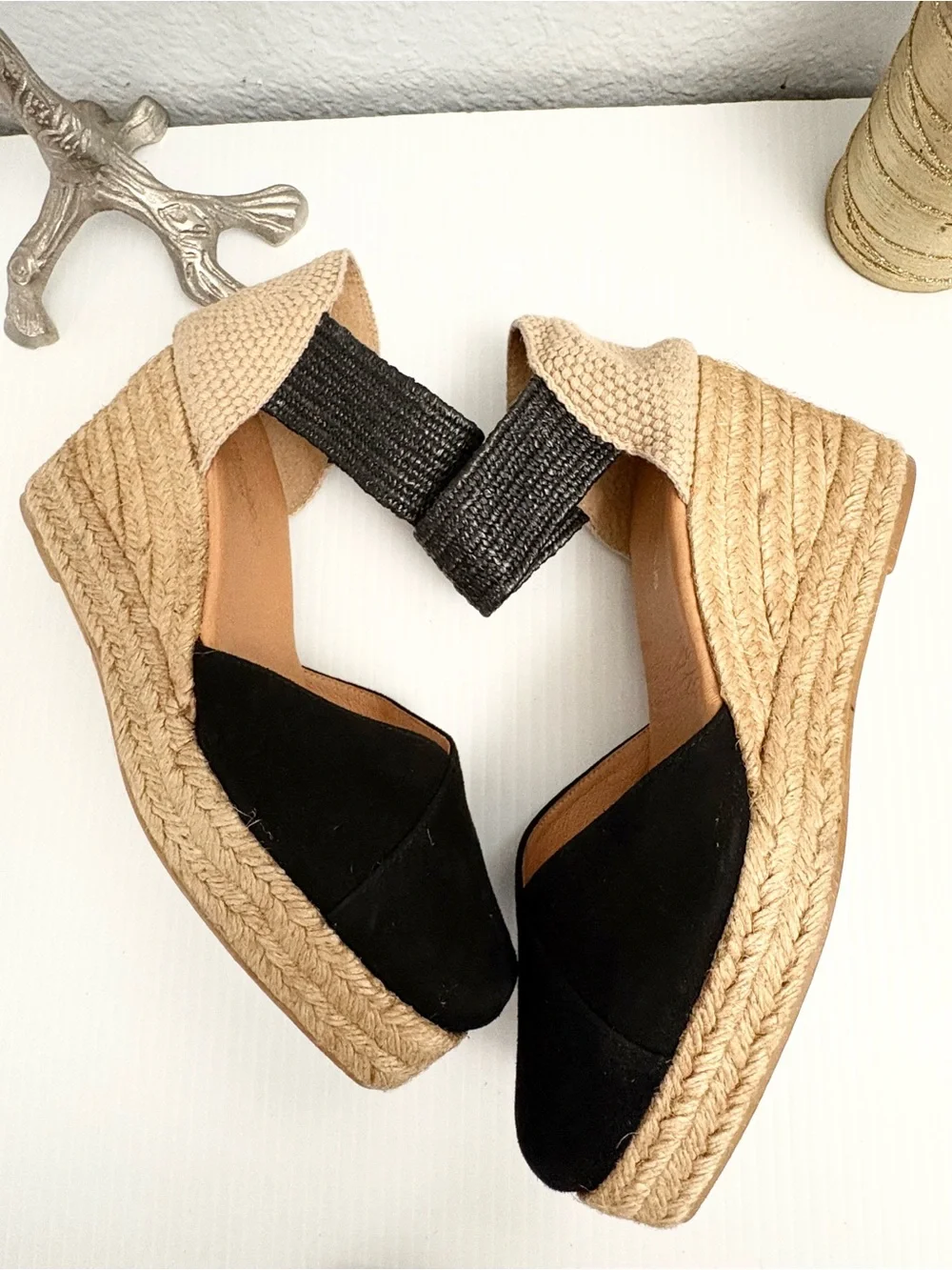 André Assous Pedra Wedge Espadrille Ankle-Strap Sandals Black and Natural Sz 40